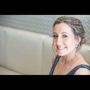 Meet your Posher, Dana